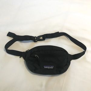 Patagonia Black fanny pack in GUC